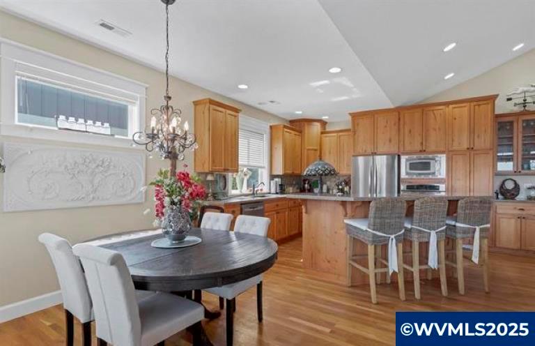 Salem, Oregon, 97306, United States, 4 Bedrooms Bedrooms, ,3 BathroomsBathrooms,Residential,For Sale,1989443