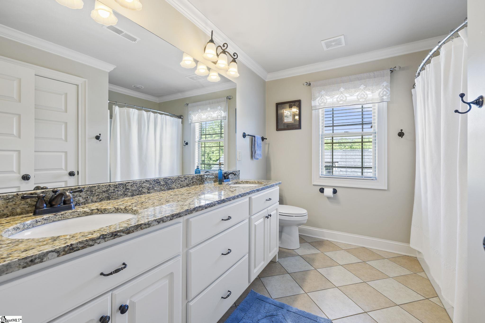 Inman, South Carolina, 29349, United States, 4 Bedrooms Bedrooms, ,3 BathroomsBathrooms,Residential,For Sale,1897107