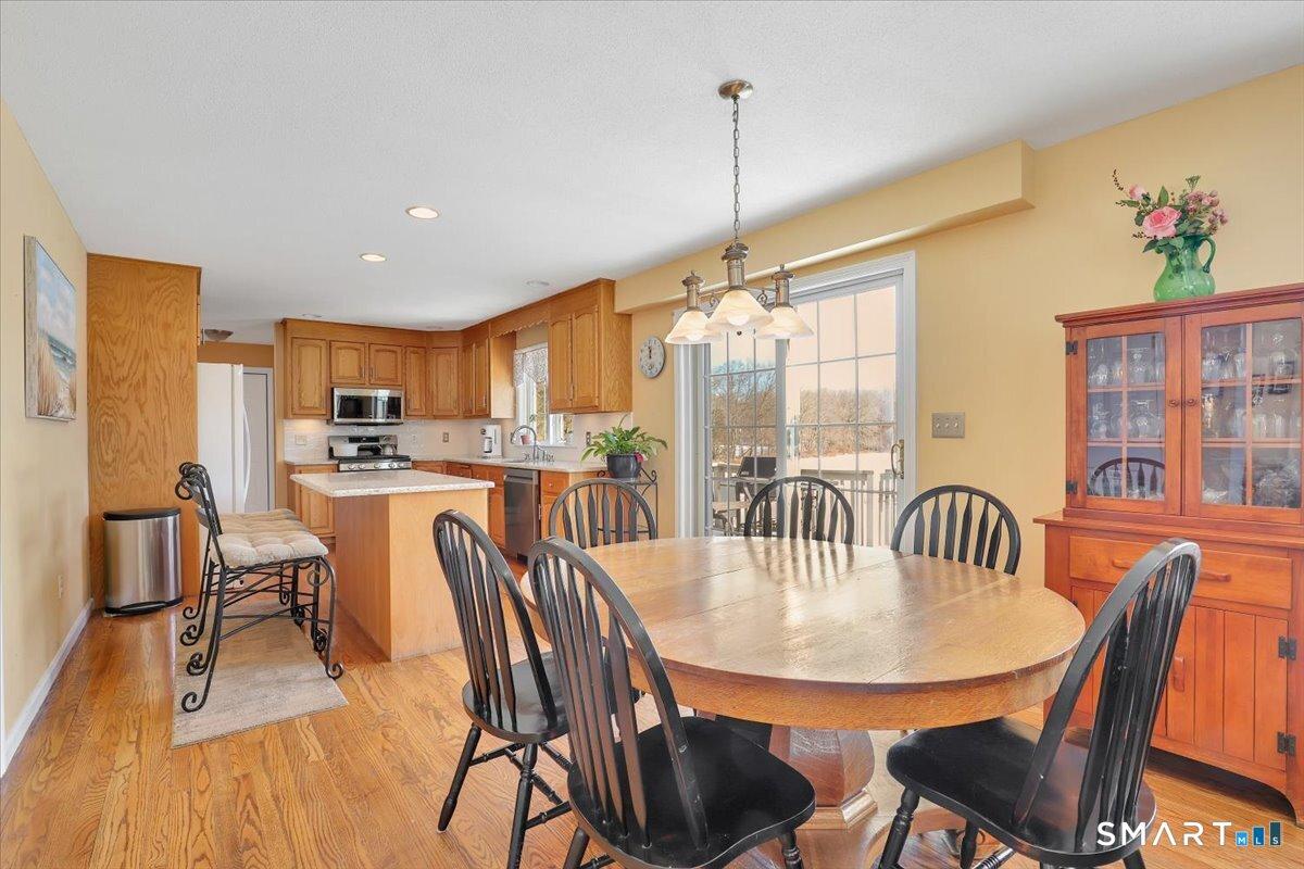 Southington, Connecticut, 06489, United States, 4 Bedrooms Bedrooms, ,4 BathroomsBathrooms,Residential,For Sale,2009677