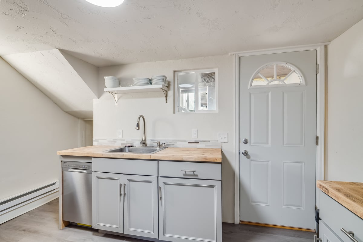 Cheyenne, Wyoming, 82001, United States, 4 Bedrooms Bedrooms, ,4 BathroomsBathrooms,Residential,For Sale,1978140