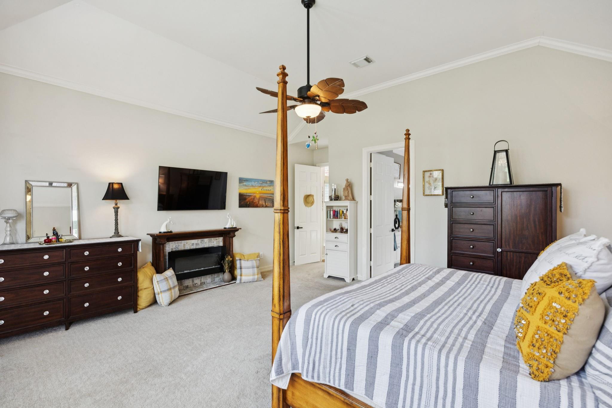 League City, Texas, 77573, United States, 5 Bedrooms Bedrooms, ,4 BathroomsBathrooms,Residential,For Sale,1868193