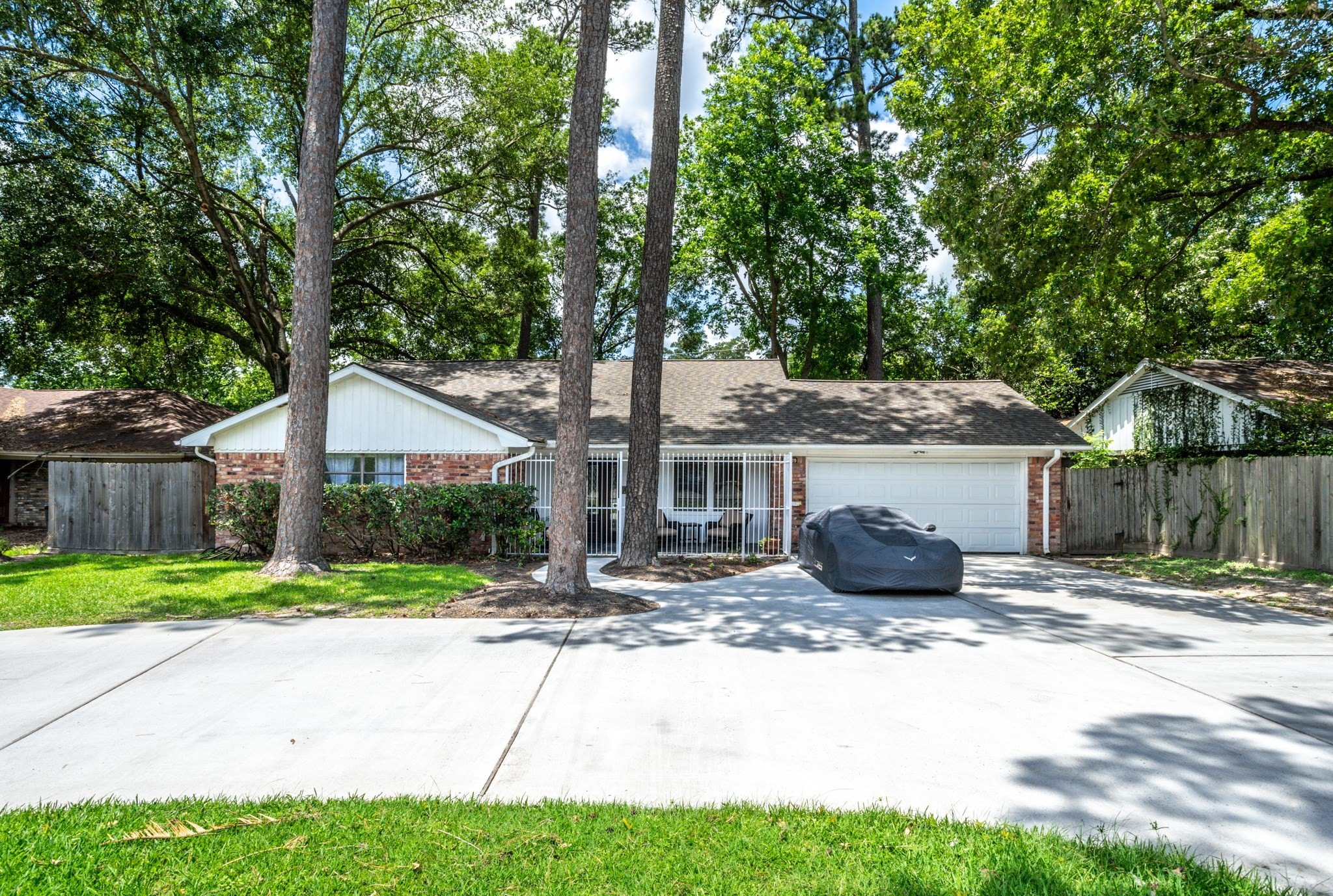 Houston, Texas, 77024, United States, 3 Bedrooms Bedrooms, ,2 BathroomsBathrooms,Residential,For Sale,2048860