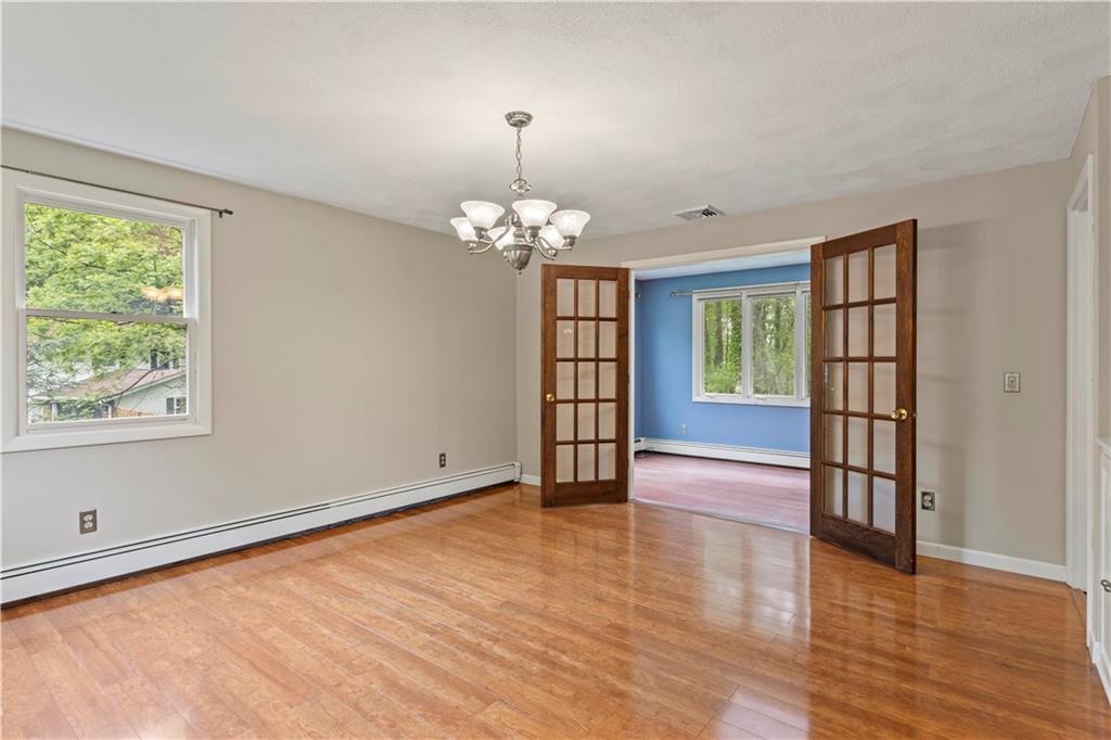 North Smithfield, Rhode Island, 02896, United States, 3 Bedrooms Bedrooms, ,3 BathroomsBathrooms,Residential,For Sale,1870589