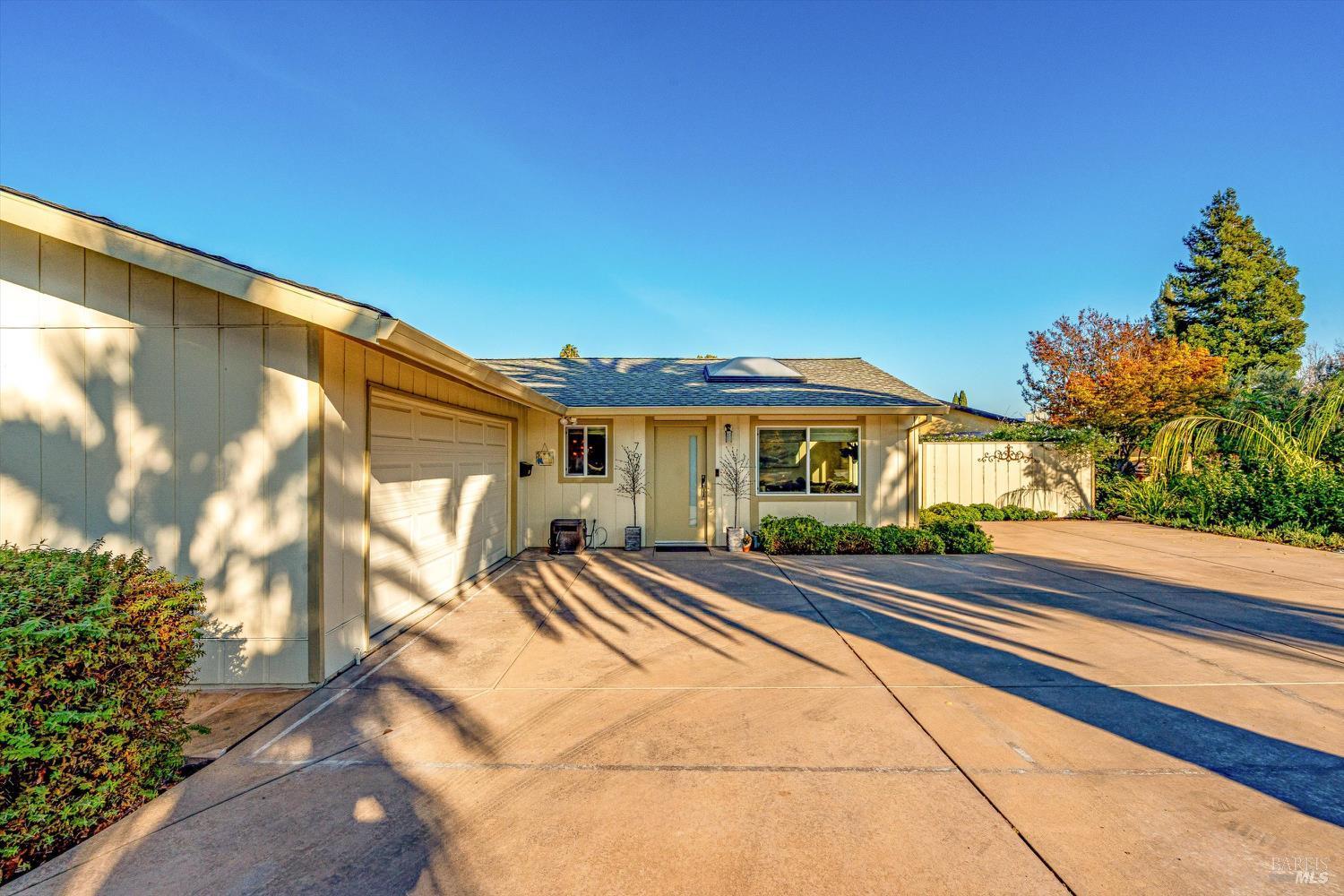 Napa, California, 94559, United States, 3 Bedrooms Bedrooms, ,2 BathroomsBathrooms,Residential,For Sale,2000781