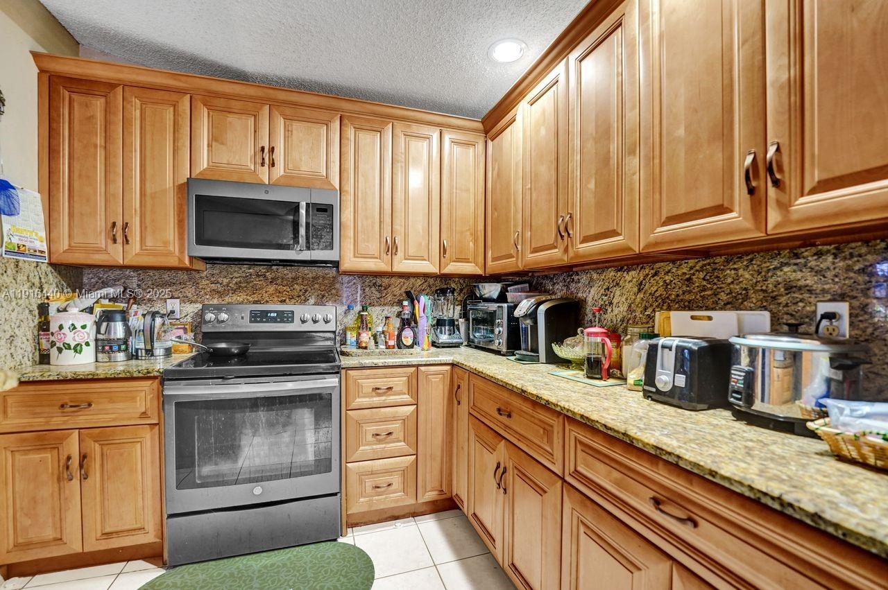 Miramar, Florida, 33025, United States, 3 Bedrooms Bedrooms, ,2 BathroomsBathrooms,Residential,For Sale,1996161