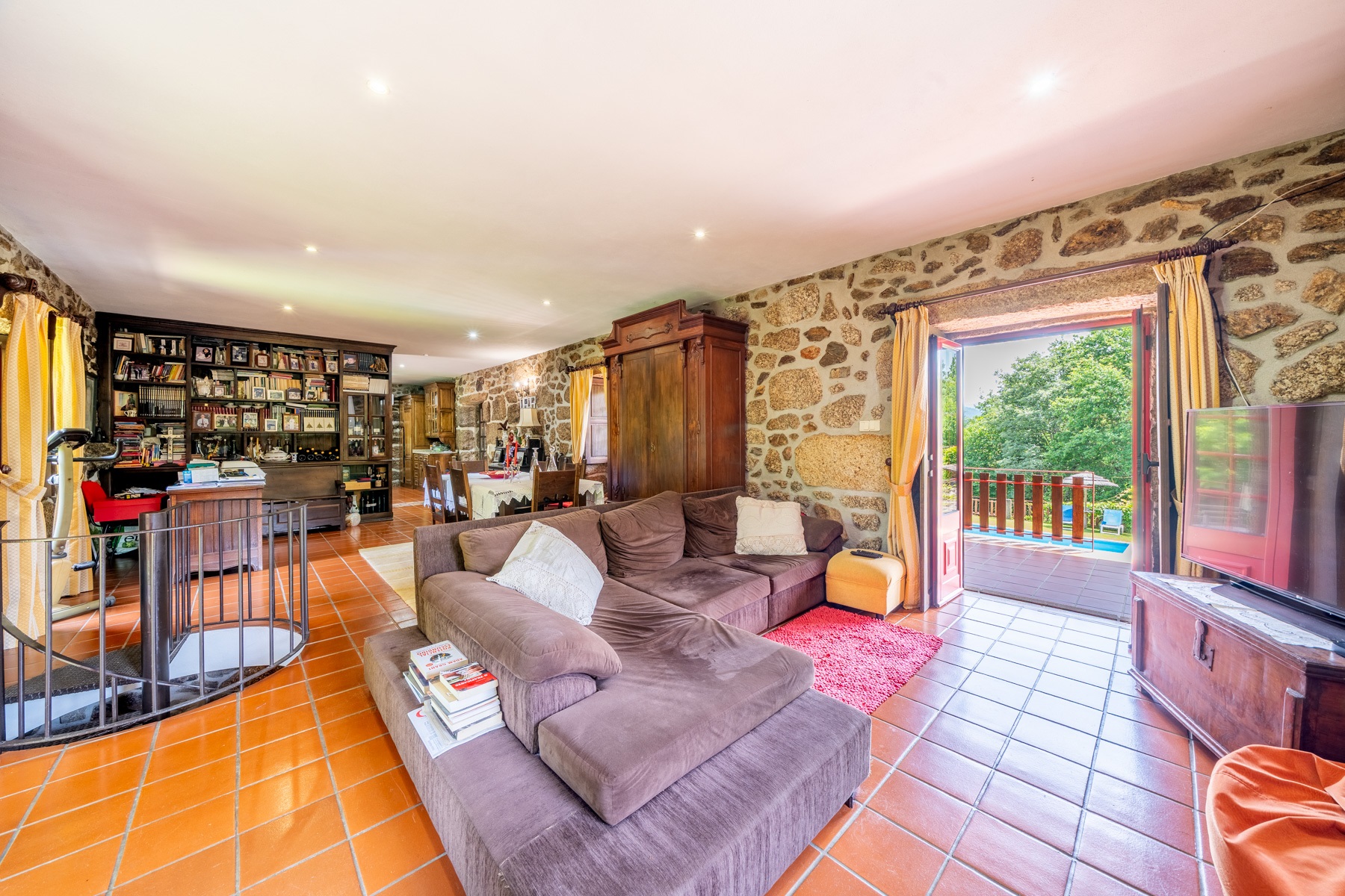  Farm, 8 bedrooms, for Sale - 物件實景