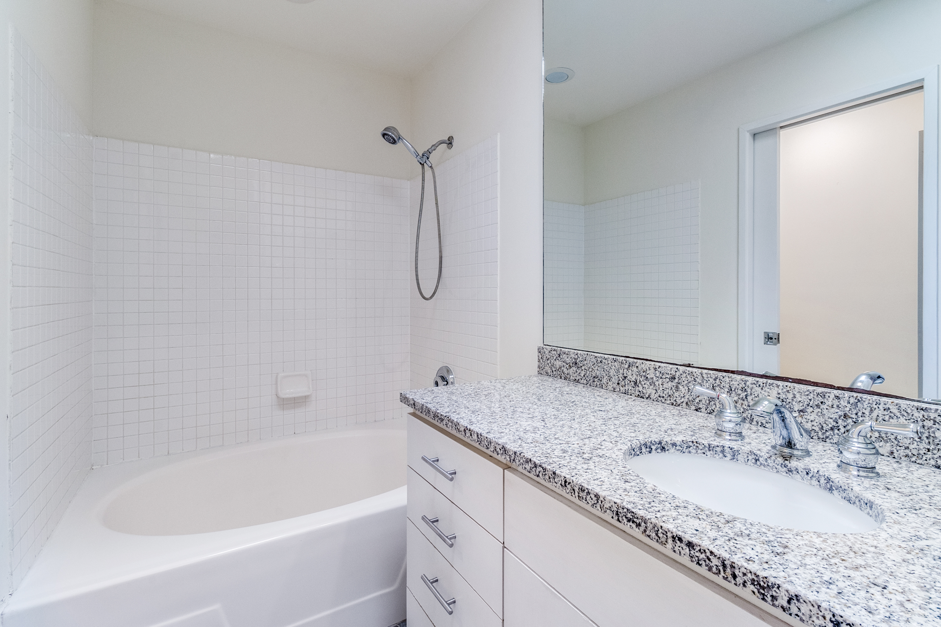  4134 Travis Street #17 - 物件實景