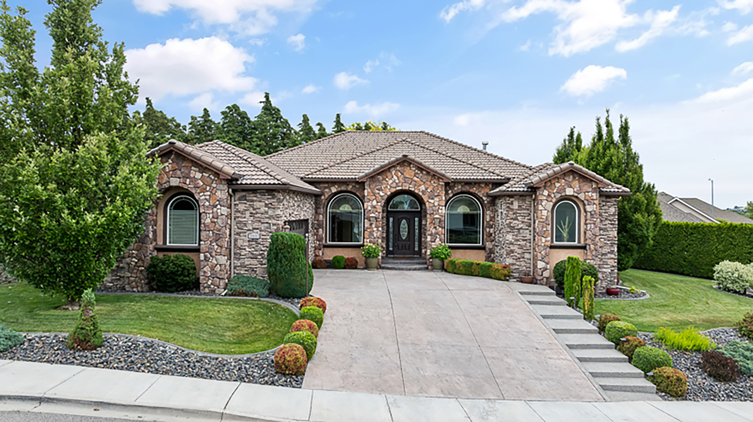  Canyon Lakes Highly Upgraded 1 Story Home - 物件實景