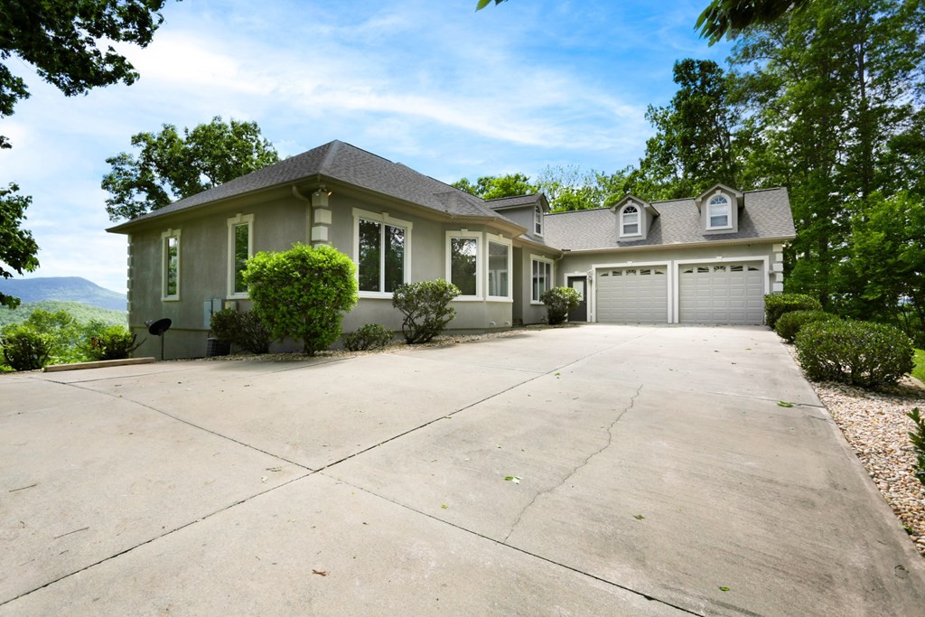 Young Harris, Georgia, 30582, United States, 4 Bedrooms Bedrooms, ,3 BathroomsBathrooms,Residential,For Sale,1944949