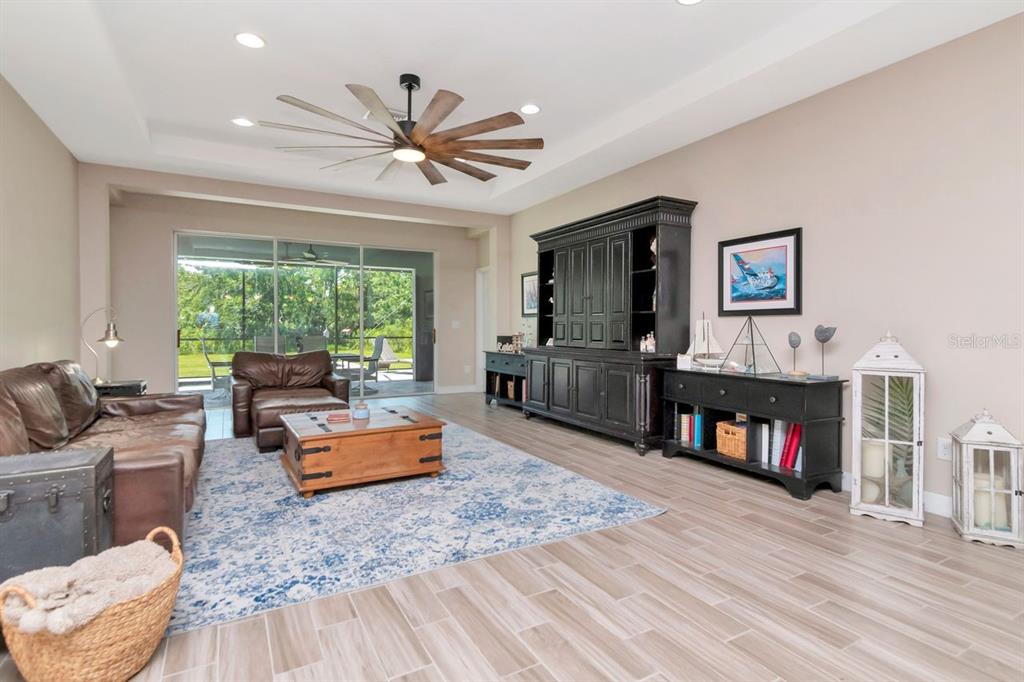 Bradenton, Florida, 34212, United States, 4 Bedrooms Bedrooms, ,4 BathroomsBathrooms,Residential,For Sale,1908693