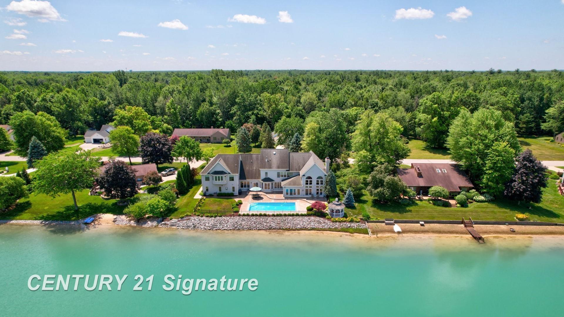 Saginaw, Michigan, 48609, United States, 4 Bedrooms Bedrooms, ,7 BathroomsBathrooms,Residential,For Sale,1980528