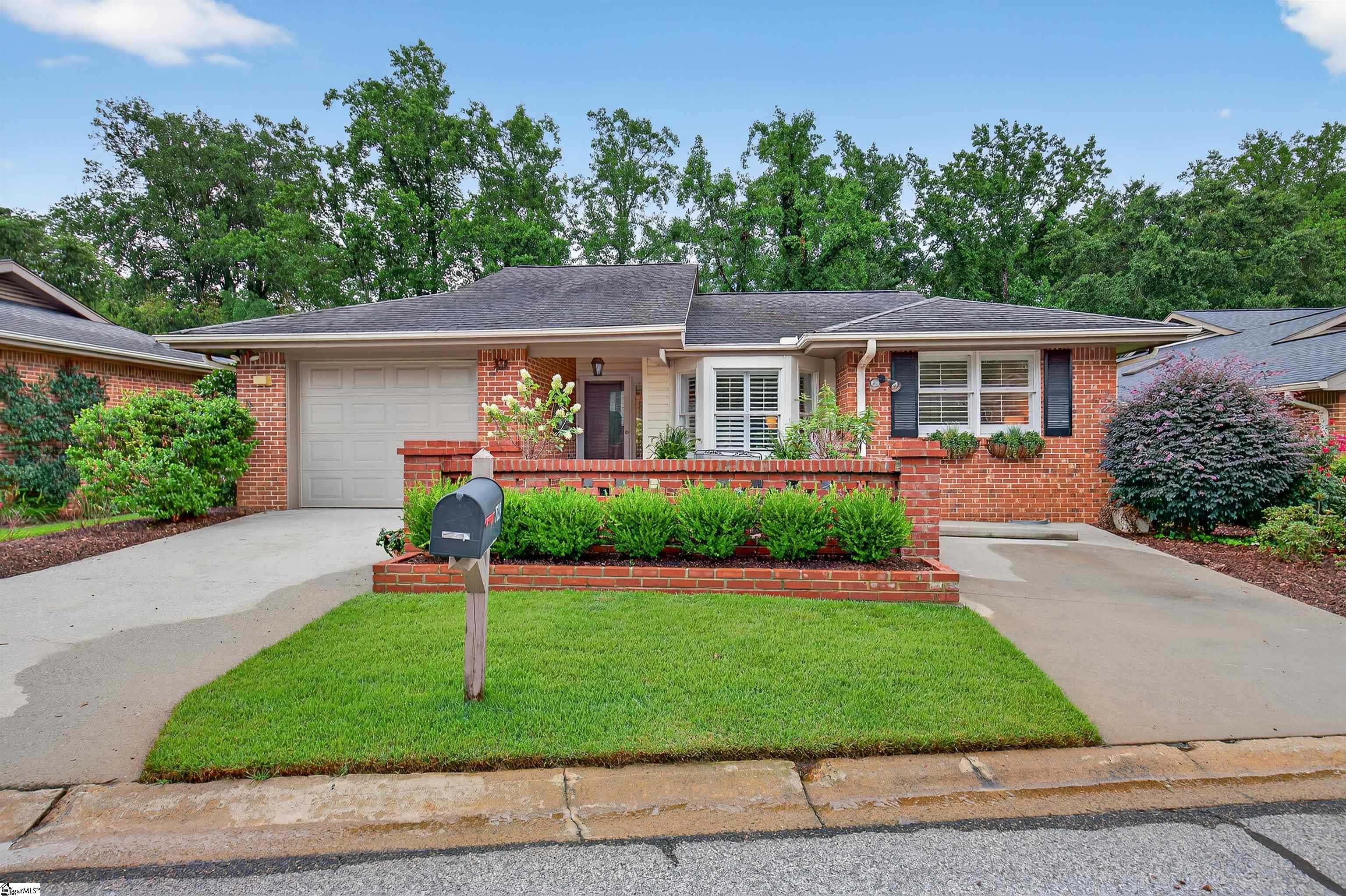 Greenville, South Carolina, 29605, United States, 3 Bedrooms Bedrooms, ,2 BathroomsBathrooms,Residential,For Sale,1918628