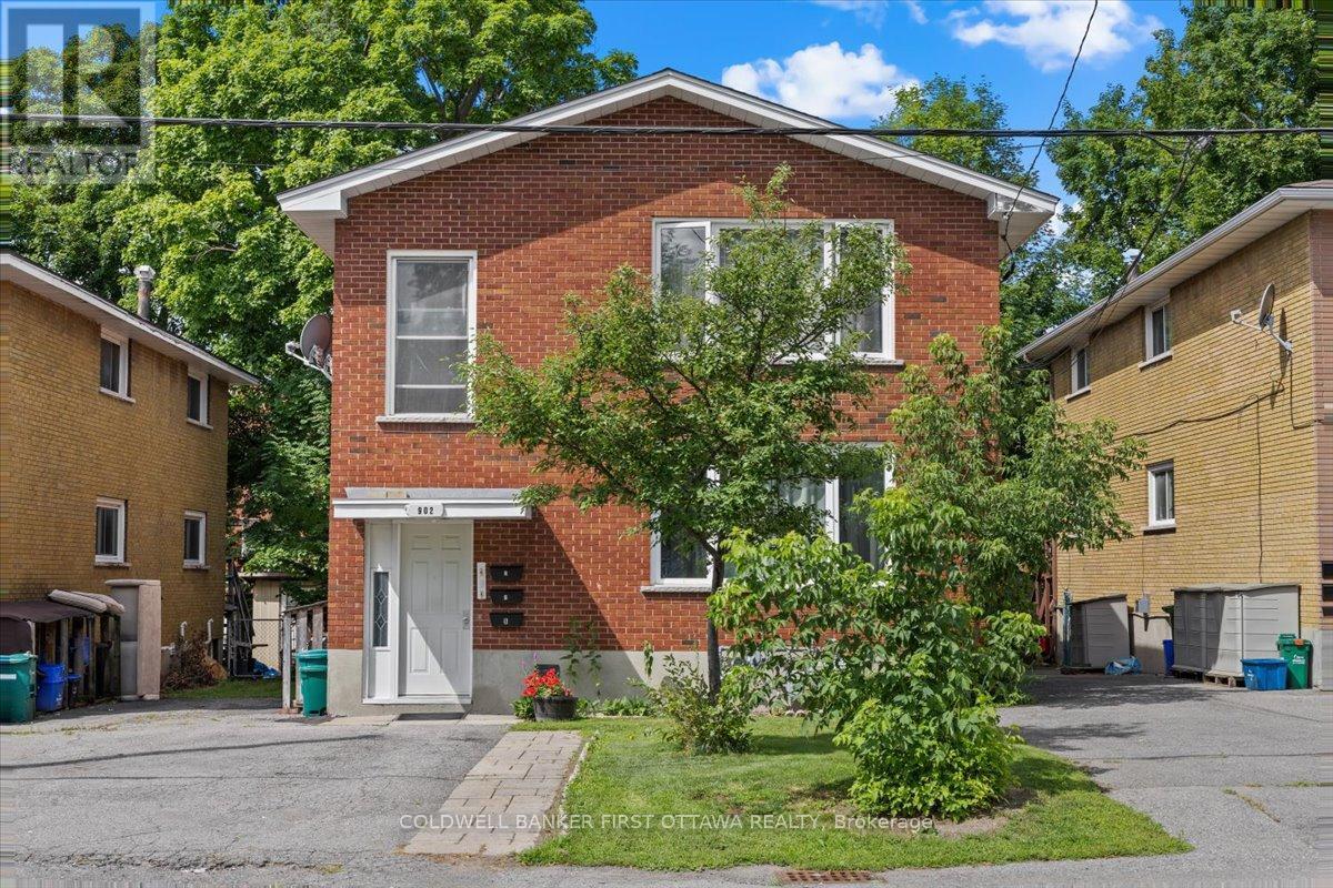 Ottawa, Ontario, K2B 6B9, CA, 7 Bedrooms Bedrooms, ,3 BathroomsBathrooms,Residential,For Sale,1903651