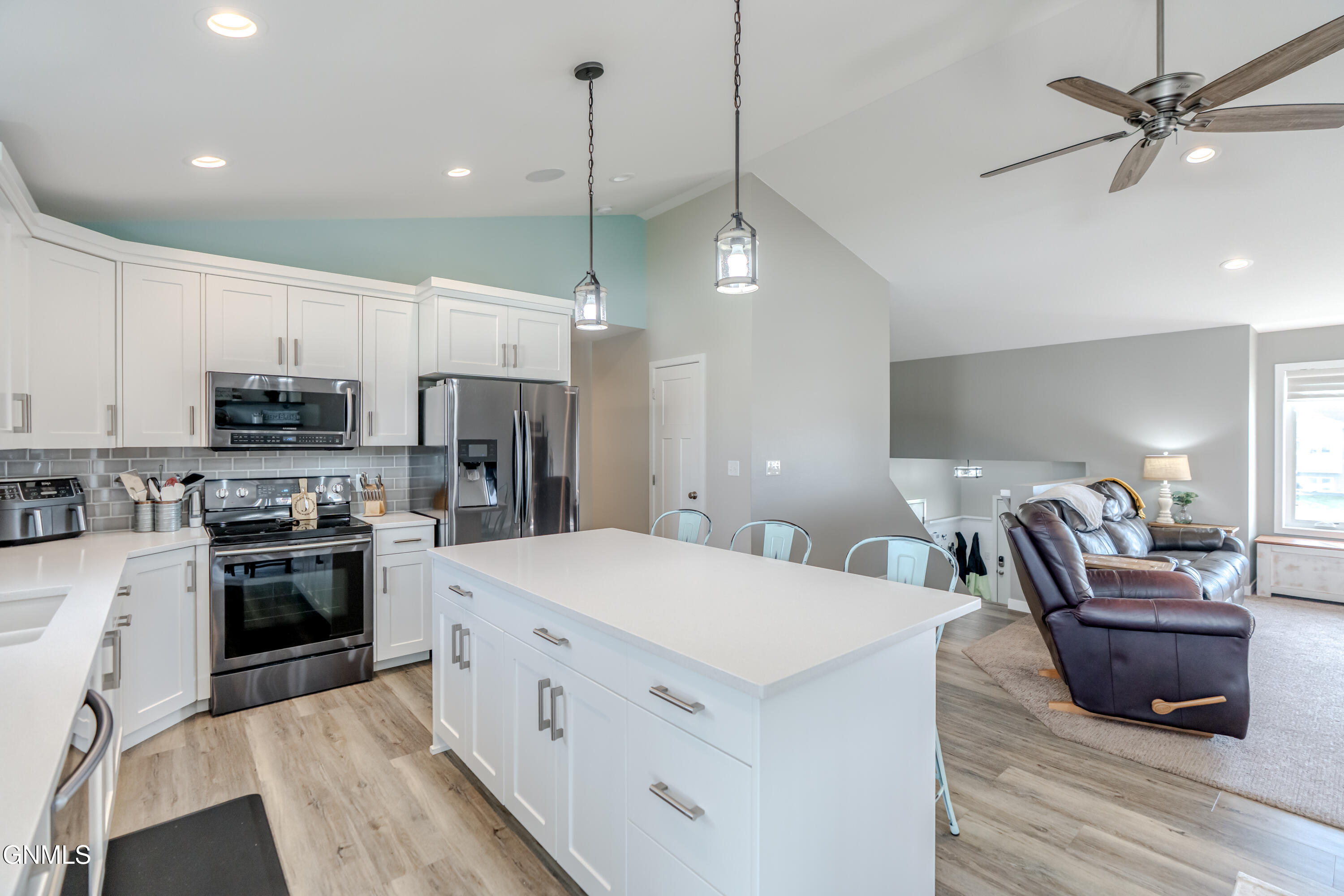 Bismarck, North Dakota, 58504, United States, 5 Bedrooms Bedrooms, ,2 BathroomsBathrooms,Residential,For Sale,1986096