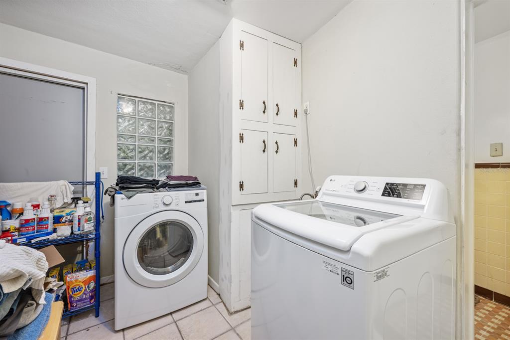 Orlando, Florida, 32805, United States, 3 Bedrooms Bedrooms, ,2 BathroomsBathrooms,Residential,For Sale,1955984