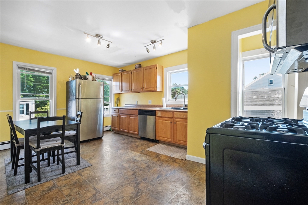 Quincy, Massachusetts, 02169, United States, 4 Bedrooms Bedrooms, ,2 BathroomsBathrooms,Residential,For Sale,1919817