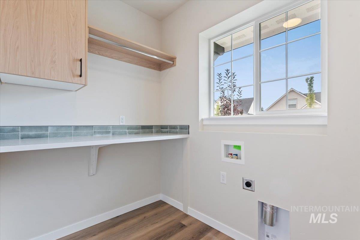 Eagle, Idaho, 83616-1017, United States, 4 Bedrooms Bedrooms, ,Residential,For Sale,1925086