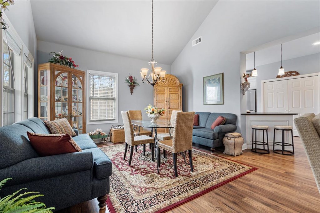 Blue Ridge, Georgia, 30513, United States, 3 Bedrooms Bedrooms, ,2 BathroomsBathrooms,Residential,For Sale,1979070