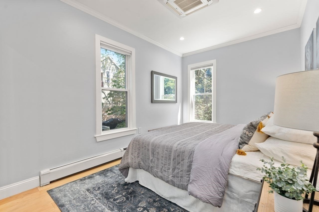 Cambridge, Massachusetts, 02139, United States, 5 Bedrooms Bedrooms, ,3 BathroomsBathrooms,Residential,For Sale,1939167
