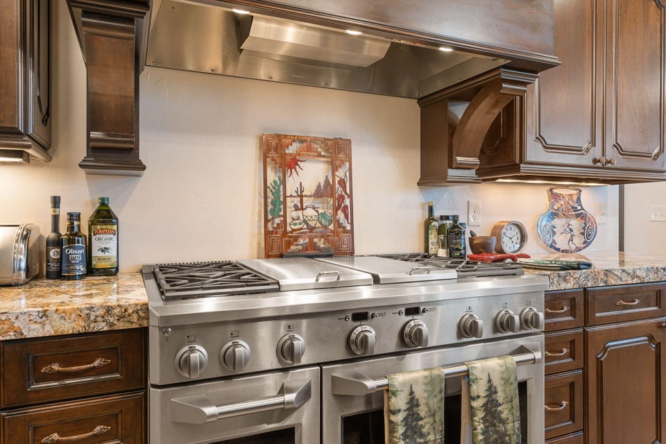 New Harmony, Utah, 84757, United States, 5 Bedrooms Bedrooms, ,6 BathroomsBathrooms,Residential,For Sale,2000791