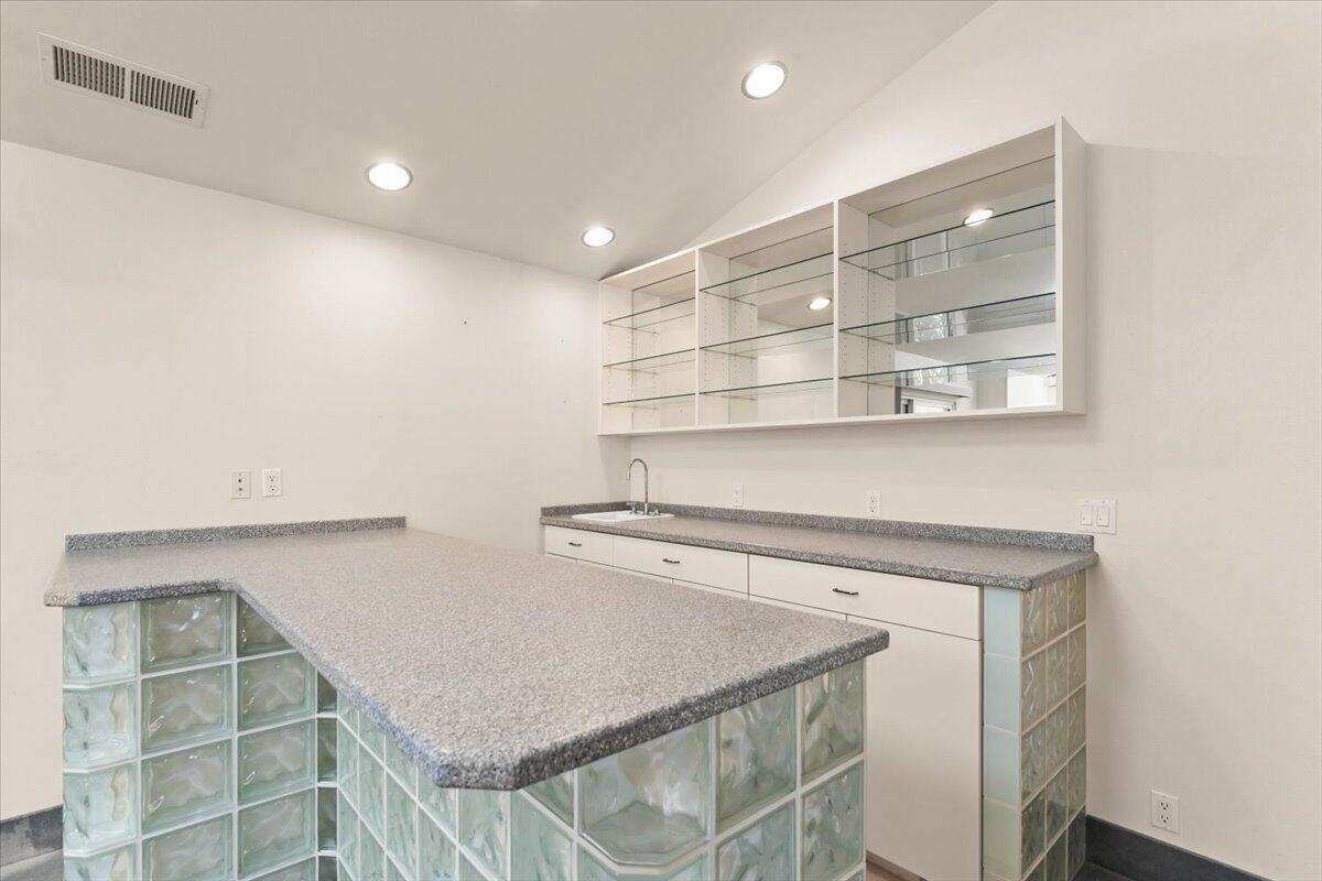 Red Bluff, California, 96080, United States, 4 Bedrooms Bedrooms, ,4 BathroomsBathrooms,Residential,For Sale,1905885