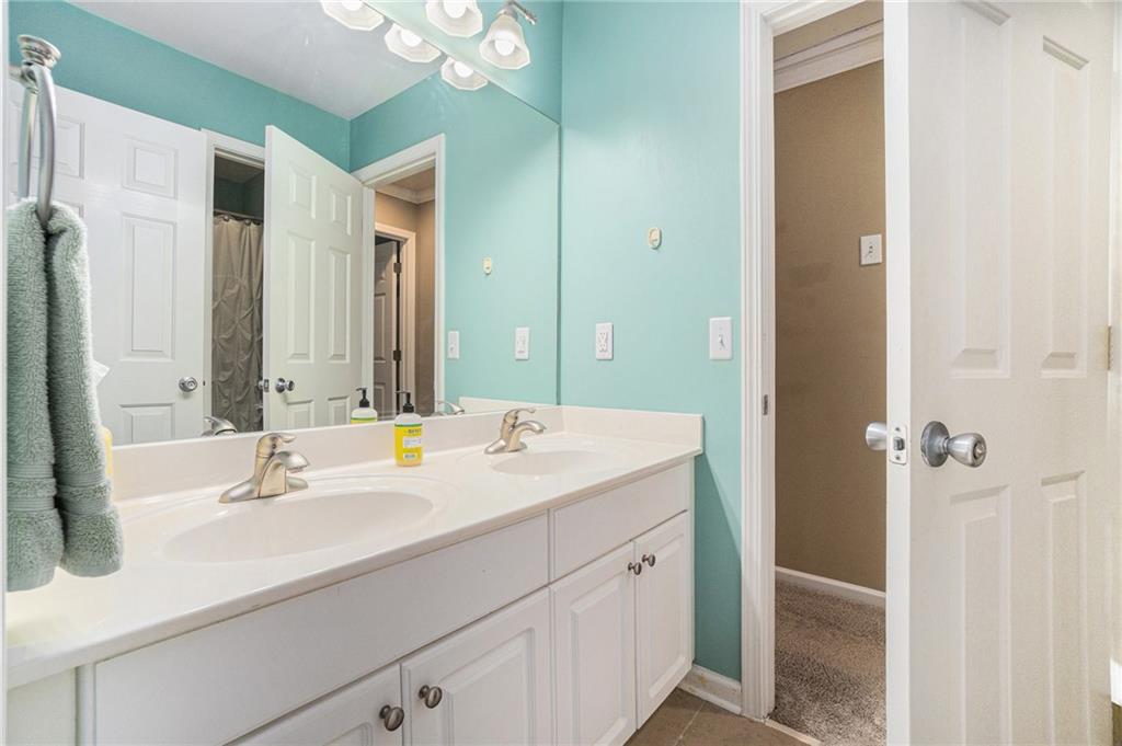 Canton, Georgia, 30114, United States, 6 Bedrooms Bedrooms, ,4 BathroomsBathrooms,Residential,For Sale,1880386