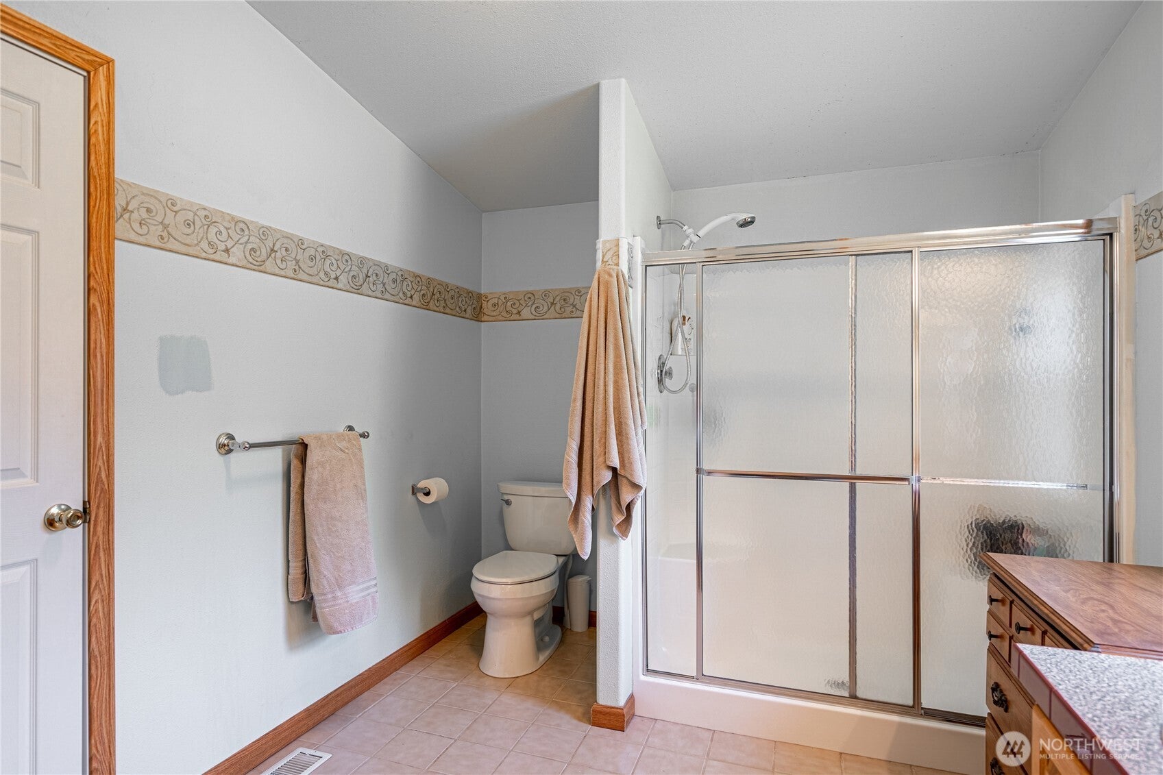 Manson, Washington, 98831, United States, 3 Bedrooms Bedrooms, ,2 BathroomsBathrooms,Residential,For Sale,1901379