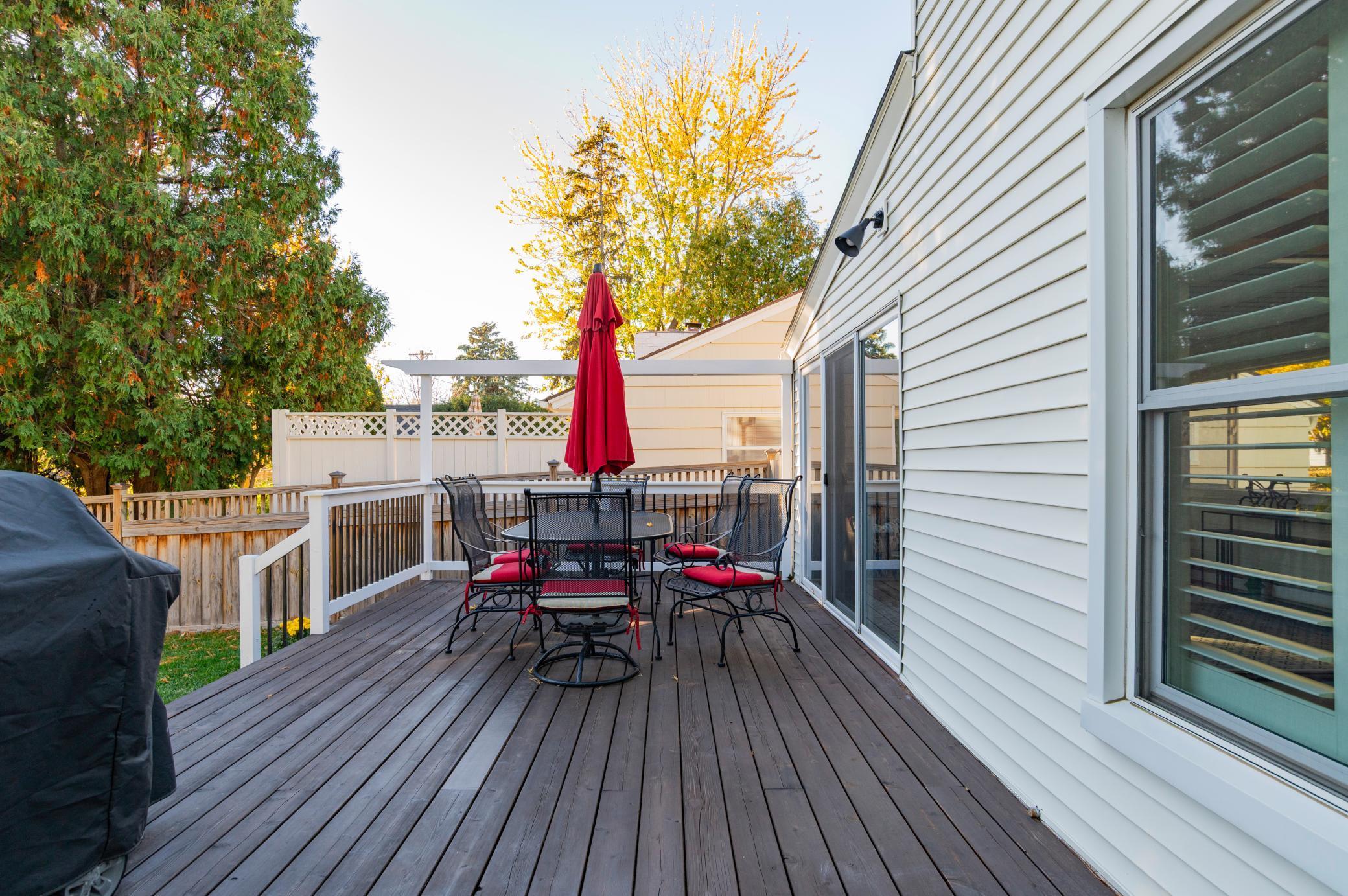 Saint Paul, Minnesota, 55116, United States, 3 Bedrooms Bedrooms, ,2 BathroomsBathrooms,Residential,For Sale,1987775