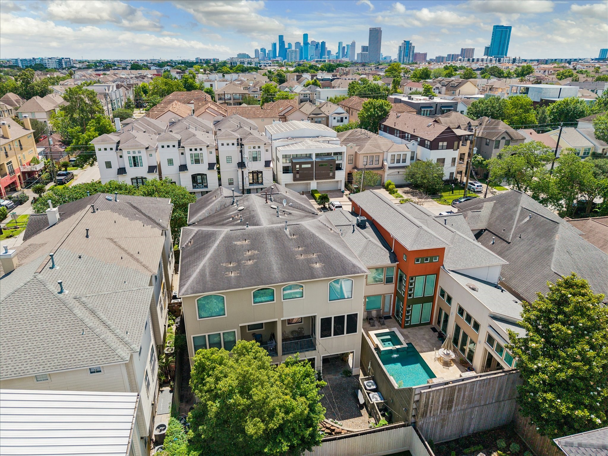  715 Birdsall Street - 物件實景