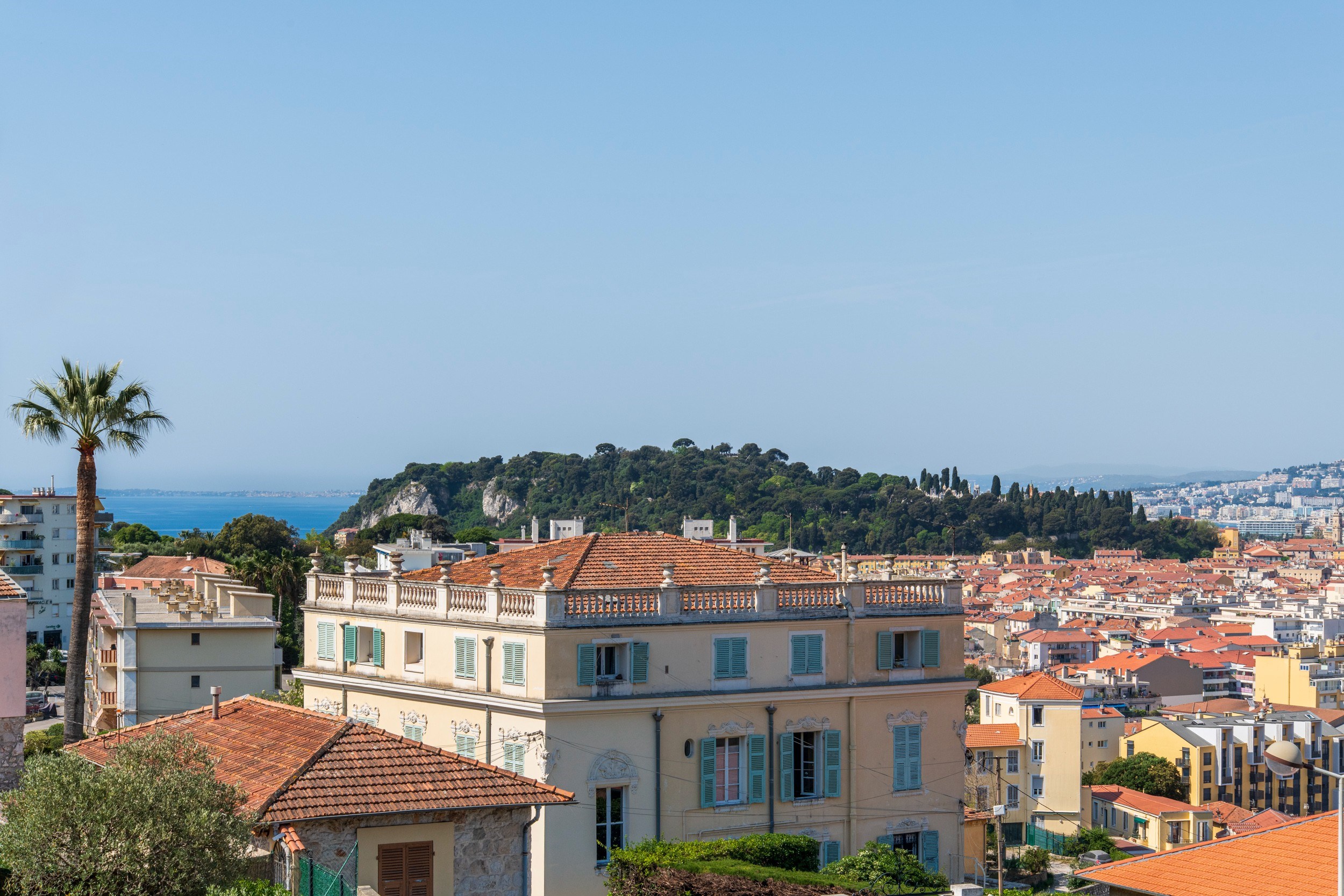  Nice Mont Boron top floor apartment with wraparound terrace and sea glimpse, Fr… - 物件實景