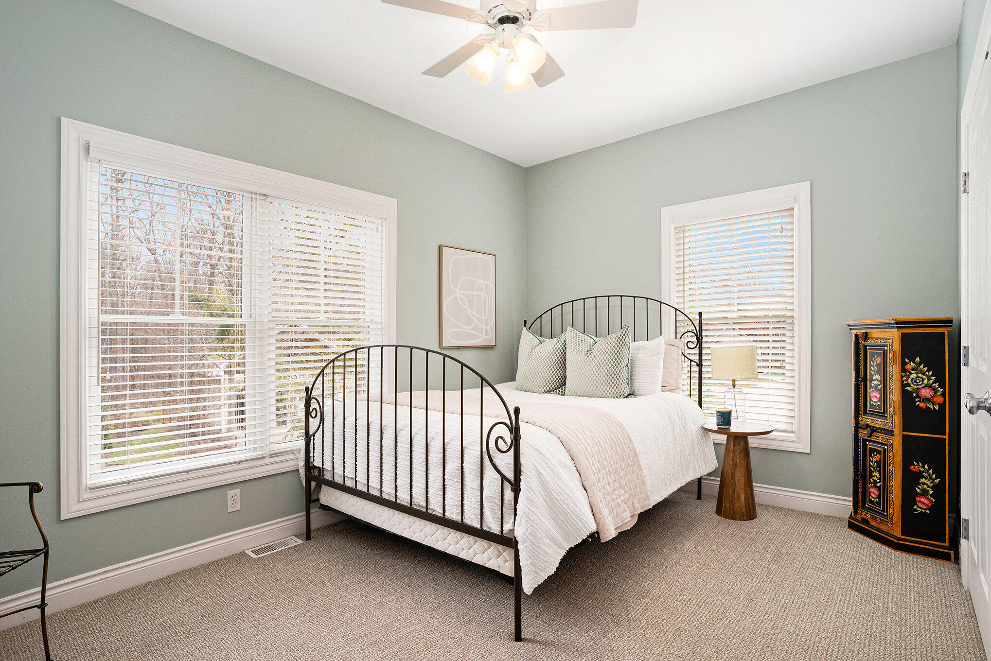 South Haven, Michigan, 49090, United States, 4 Bedrooms Bedrooms, ,4 BathroomsBathrooms,Residential,For Sale,1945011