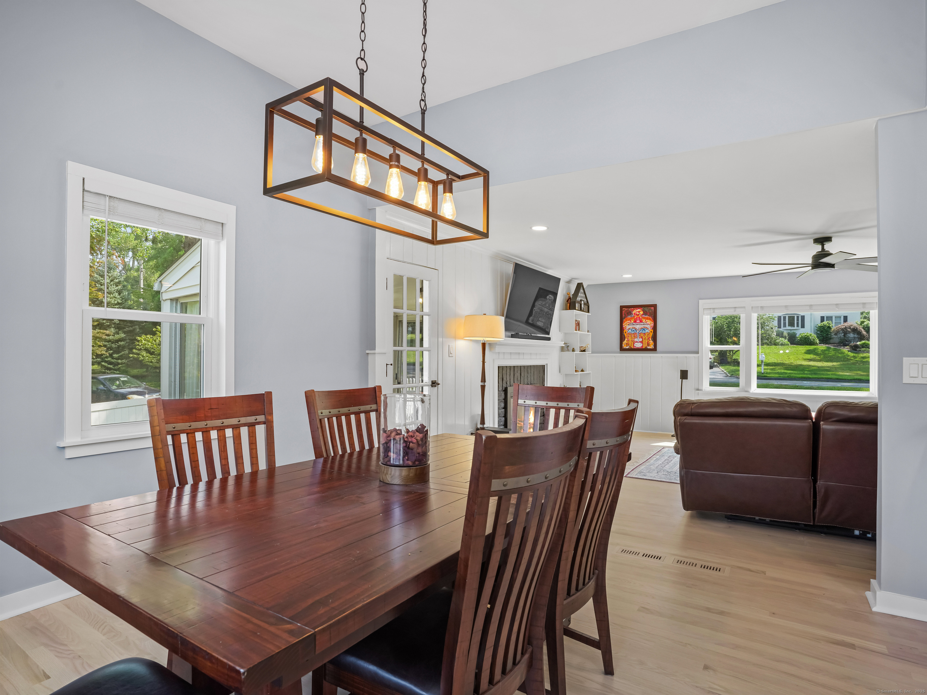 Trumbull, Connecticut, 06611, United States, 2 Bedrooms Bedrooms, ,2 BathroomsBathrooms,Residential,For Sale,1917497