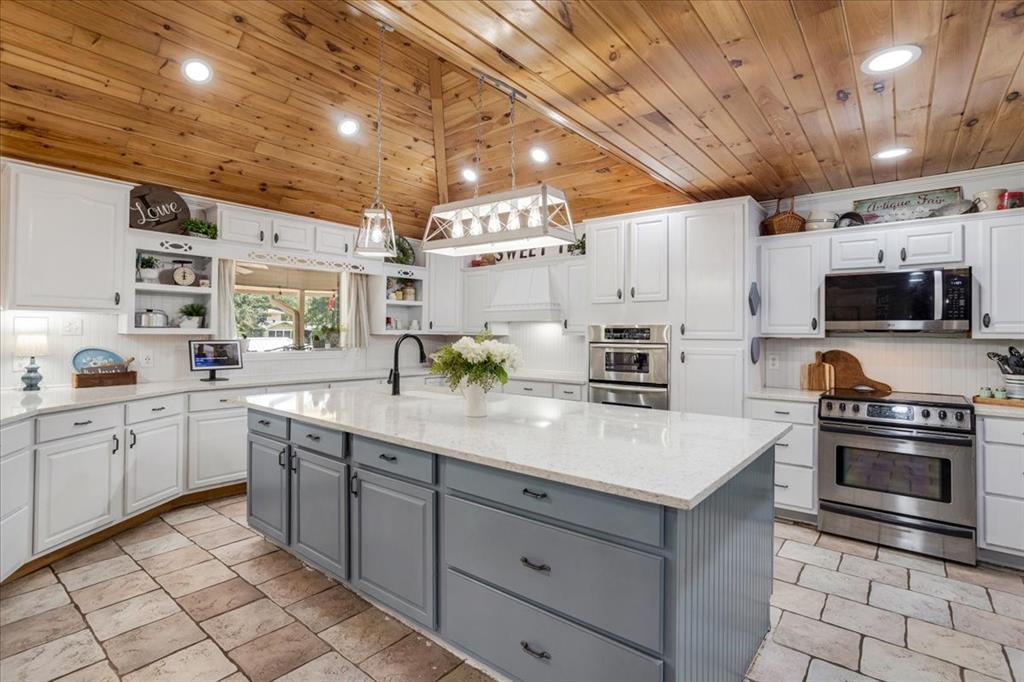 Athens, Texas, 75752, United States, 4 Bedrooms Bedrooms, ,3 BathroomsBathrooms,Residential,For Sale,1962313