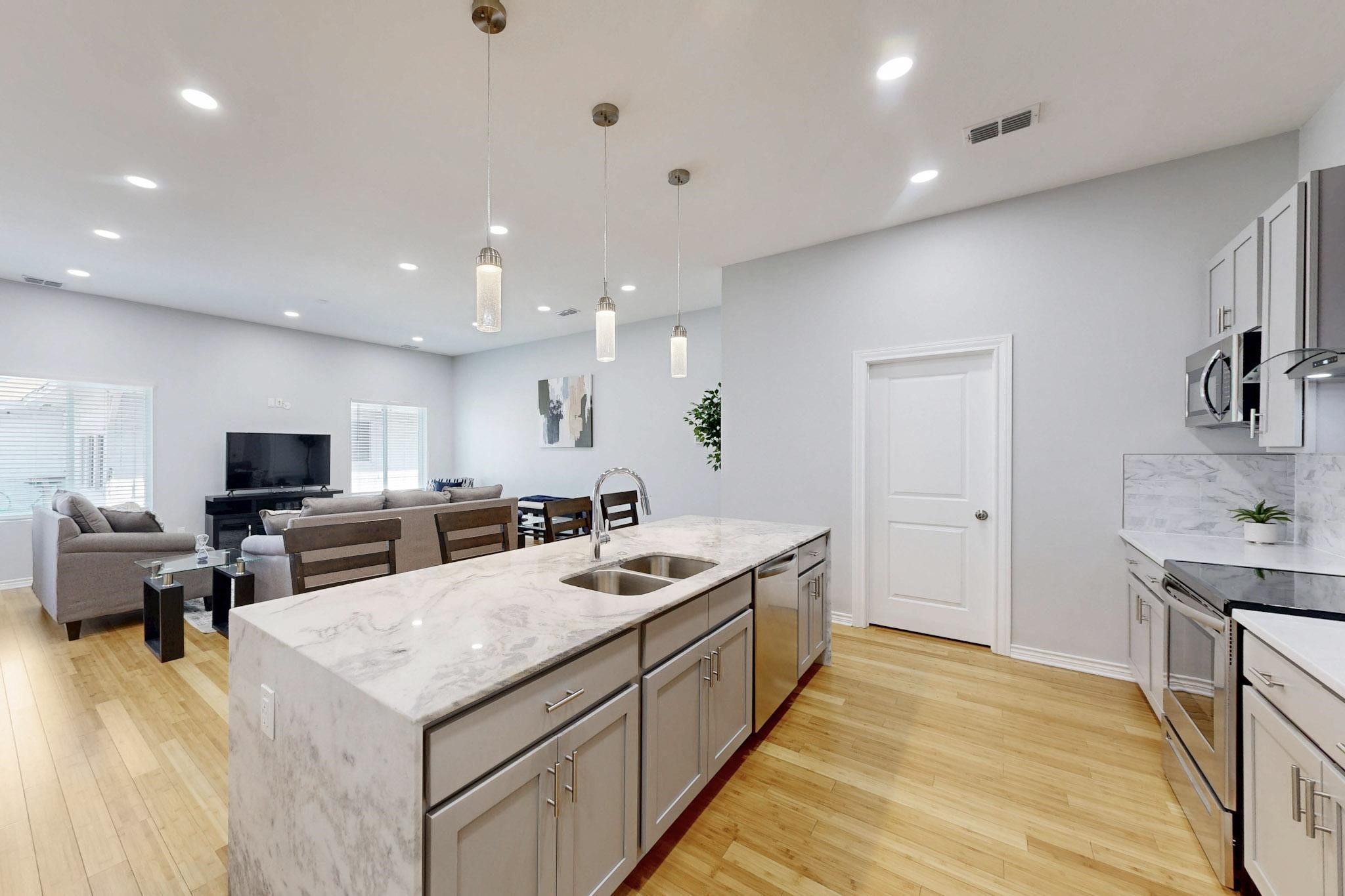 Dallas, Texas, 75204, United States, 3 Bedrooms Bedrooms, ,3 BathroomsBathrooms,Residential,For Sale,1903545