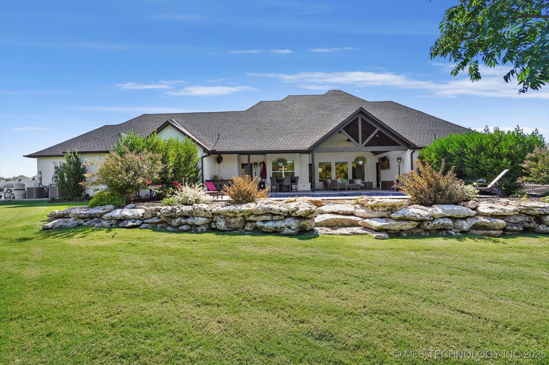 Owasso, Oklahoma, 74055, United States, 3 Bedrooms Bedrooms, ,4 BathroomsBathrooms,Residential,For Sale,1986225