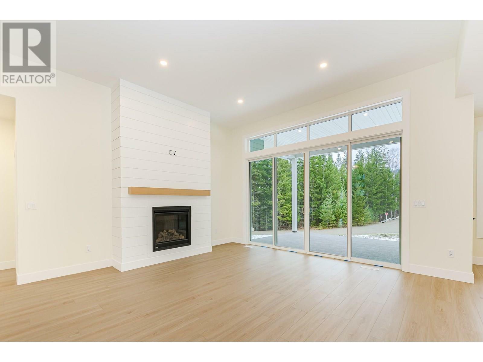 BLIND BAY, British Columbia, V0E 1H0, CA, 3 Bedrooms Bedrooms, ,2 BathroomsBathrooms,Residential,For Sale,1836853