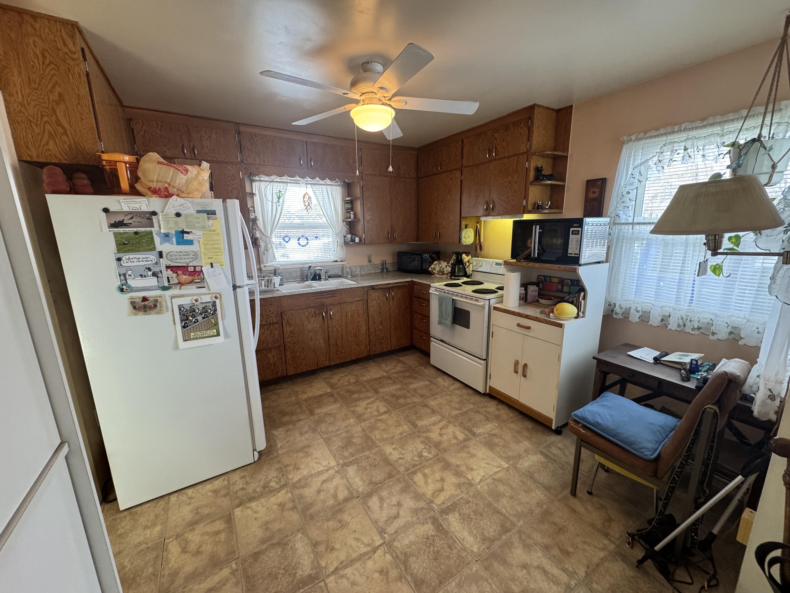 Redmond, Oregon, 97756, United States, 2 Bedrooms Bedrooms, ,1 BathroomBathrooms,Residential,For Sale,2008115