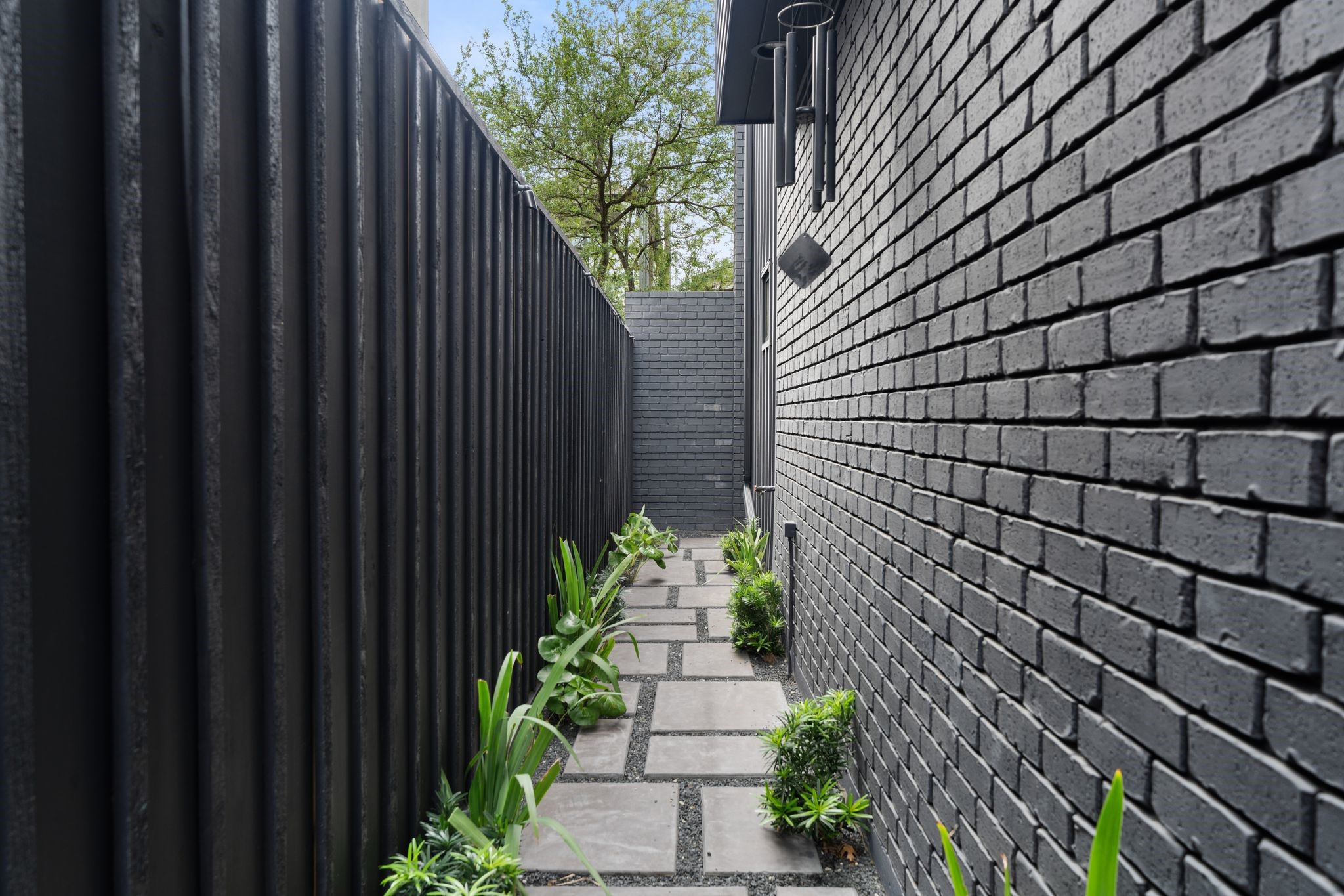  2117 Elmen Street B - 物件實景