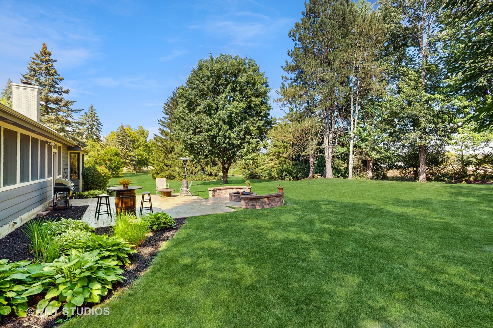 St. Charles, Illinois, 60175, United States, 4 Bedrooms Bedrooms, ,3 BathroomsBathrooms,Residential,For Sale,1889626