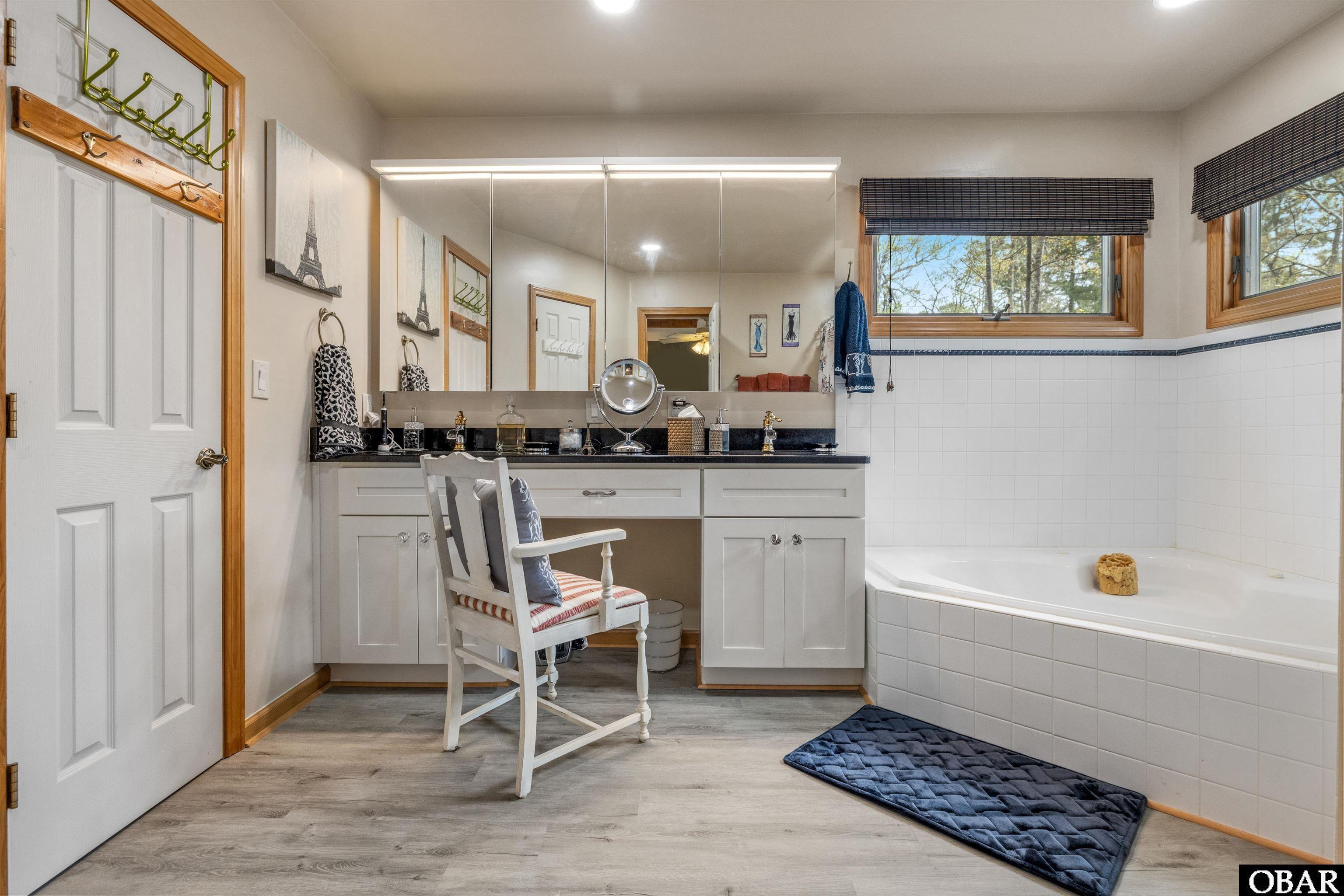 Kill Devil Hills, North Carolina, 27948, United States, 4 Bedrooms Bedrooms, ,3 BathroomsBathrooms,Residential,For Sale,1827353