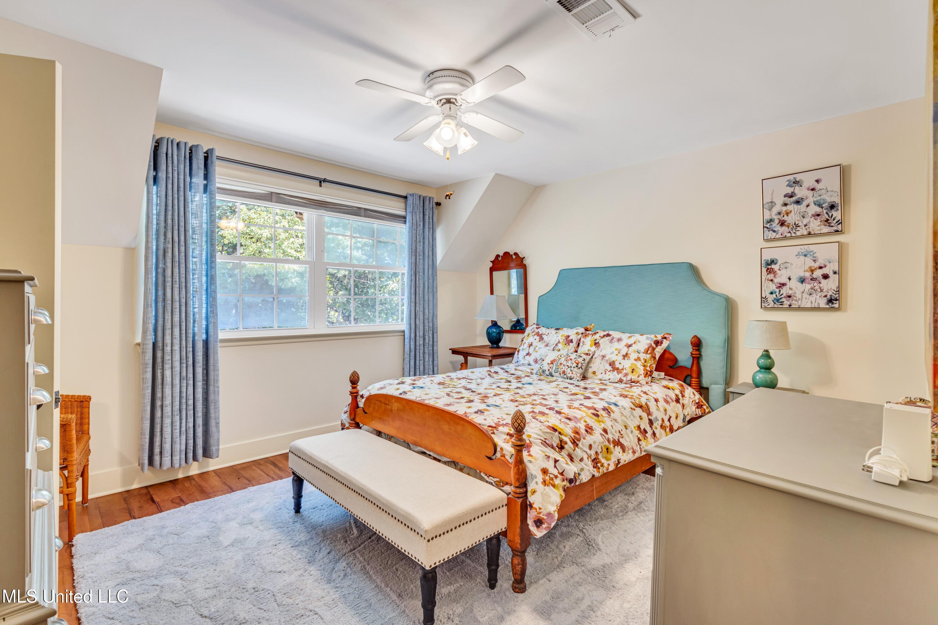 Ocean Springs, Mississippi, 39564, United States, 3 Bedrooms Bedrooms, ,4 BathroomsBathrooms,Residential,For Sale,1942785