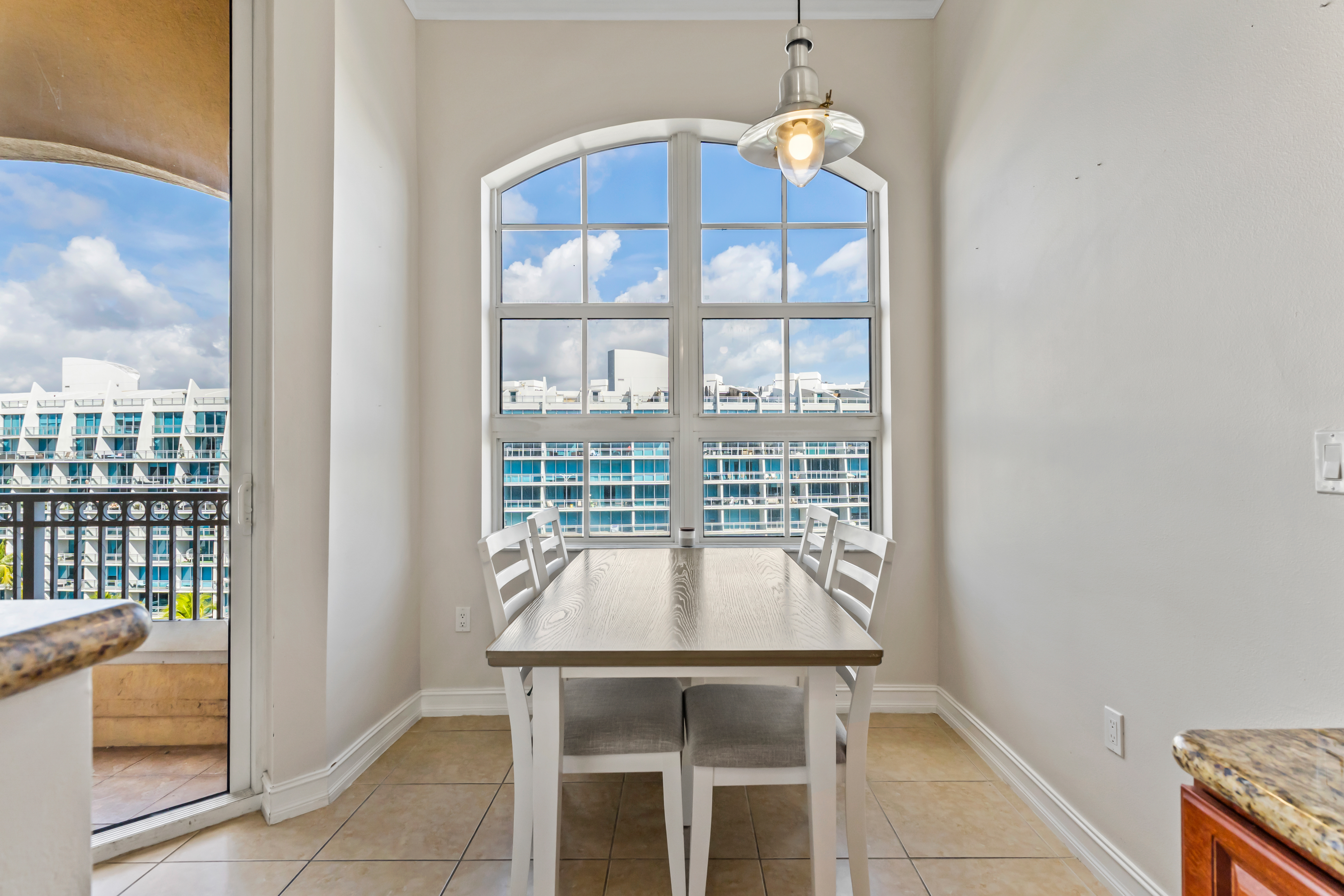  3001 NE 185th St, Aventura, FL, 33180 - 物件實景