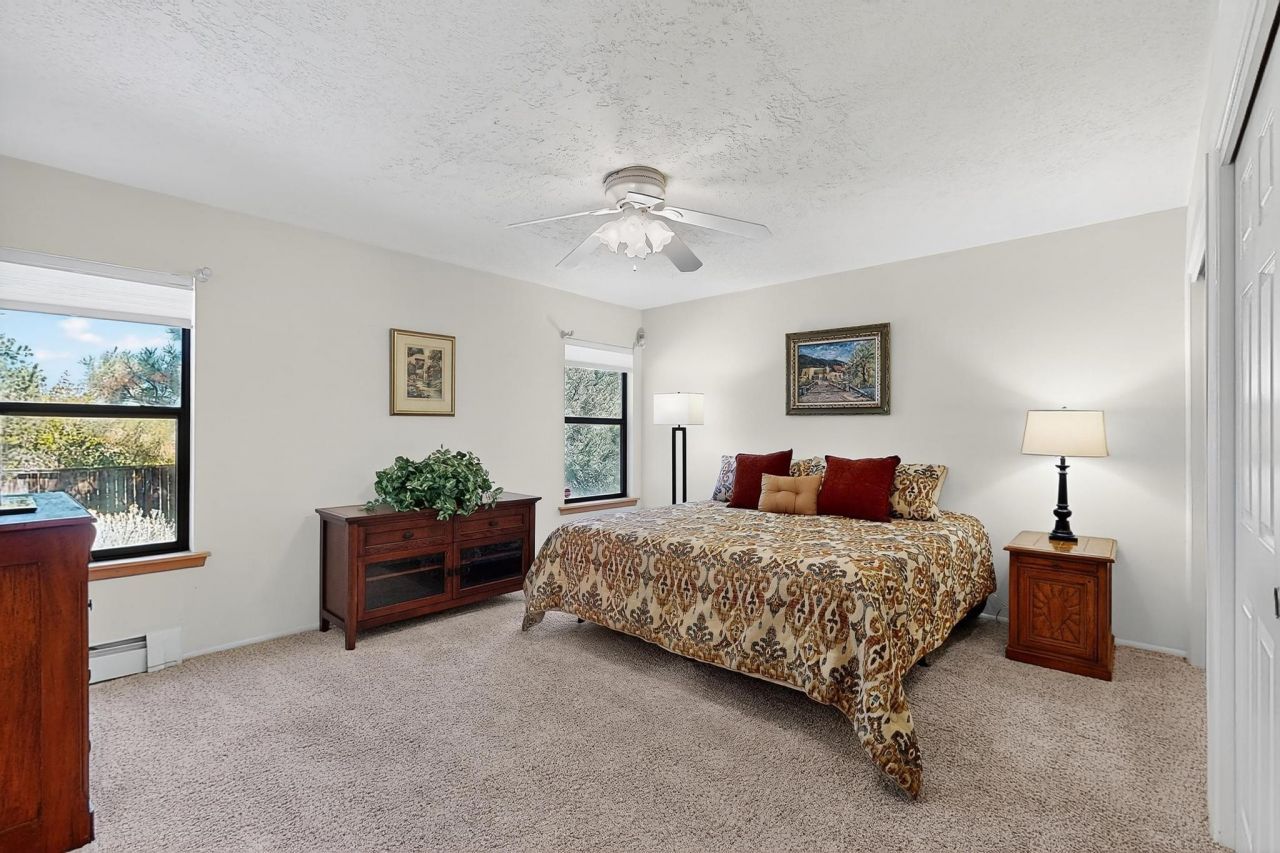 Santa Fe, New Mexico, 87507, United States, 3 Bedrooms Bedrooms, ,2 BathroomsBathrooms,Residential,For Sale,1955311