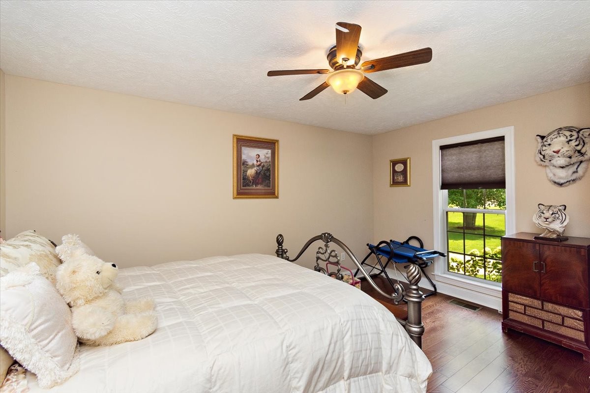 Bell Buckle, Tennessee, 37020, United States, 3 Bedrooms Bedrooms, ,3 BathroomsBathrooms,Residential,For Sale,1898483