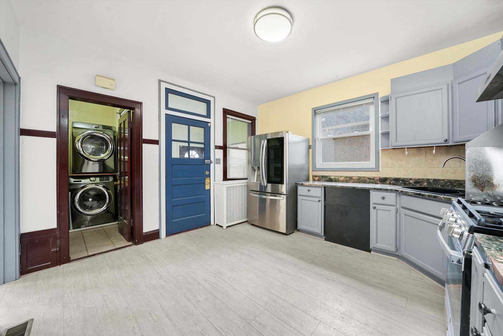 Chicago, Illinois, 60630, United States, 8 Bedrooms Bedrooms, ,3 BathroomsBathrooms,Residential,For Sale,1892523