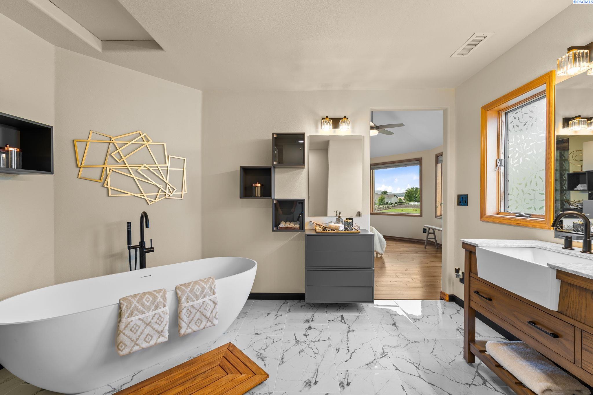 West Richland, Washington, 99353, United States, 5 Bedrooms Bedrooms, ,3 BathroomsBathrooms,Residential,For Sale,1906859