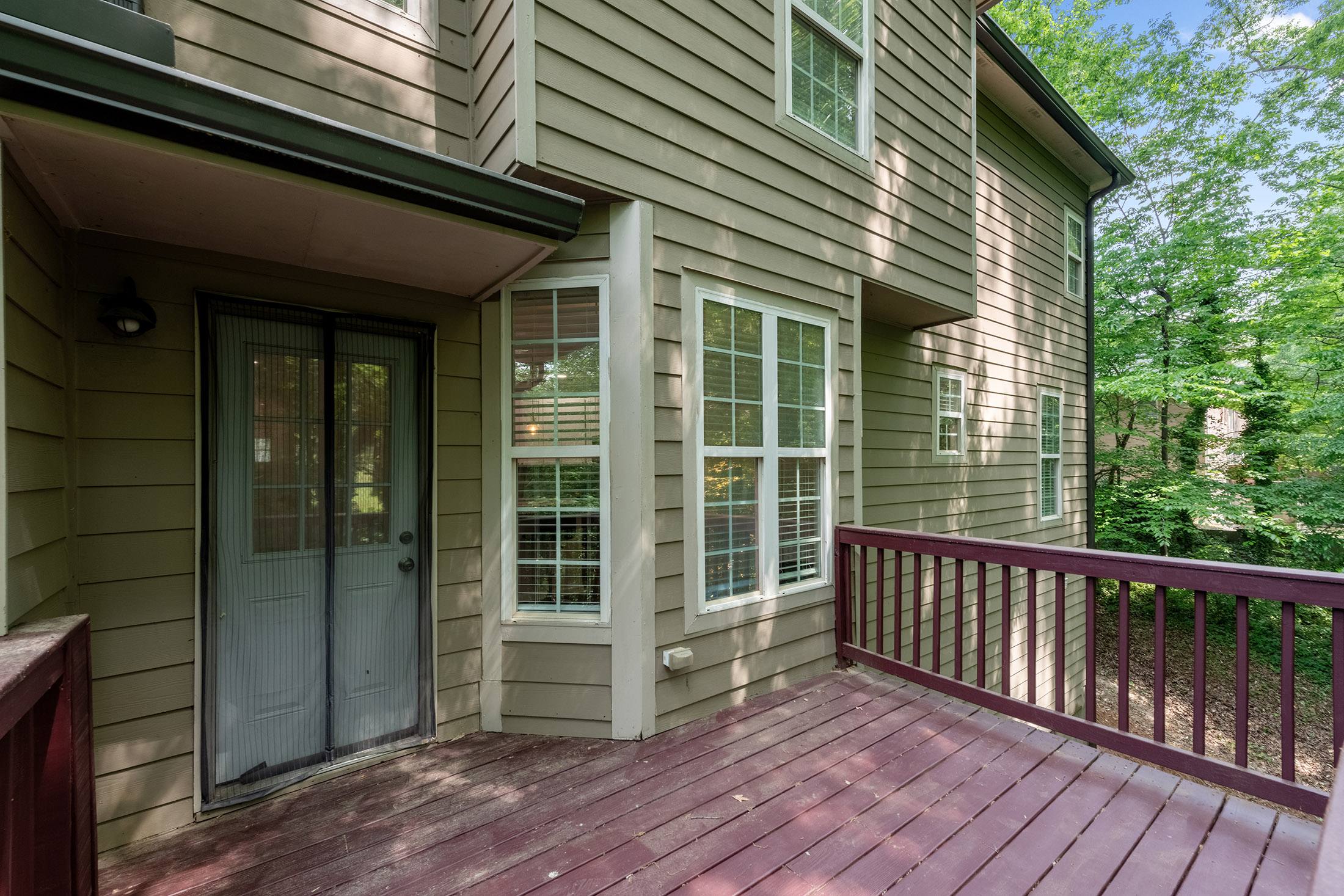  Bright Traditional with Custom Upgrades in Collier Heights - 物件實景