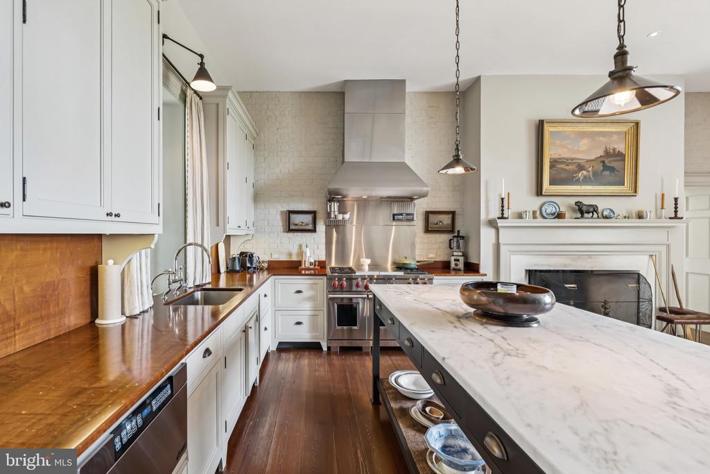 Rappahannock Academy, Virginia, 22538, United States, 4 Bedrooms Bedrooms, ,5 BathroomsBathrooms,Residential,For Sale,1917132