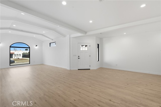 Los Angeles, California, 90043, United States, 6 Bedrooms Bedrooms, ,Residential,For Sale,1980930