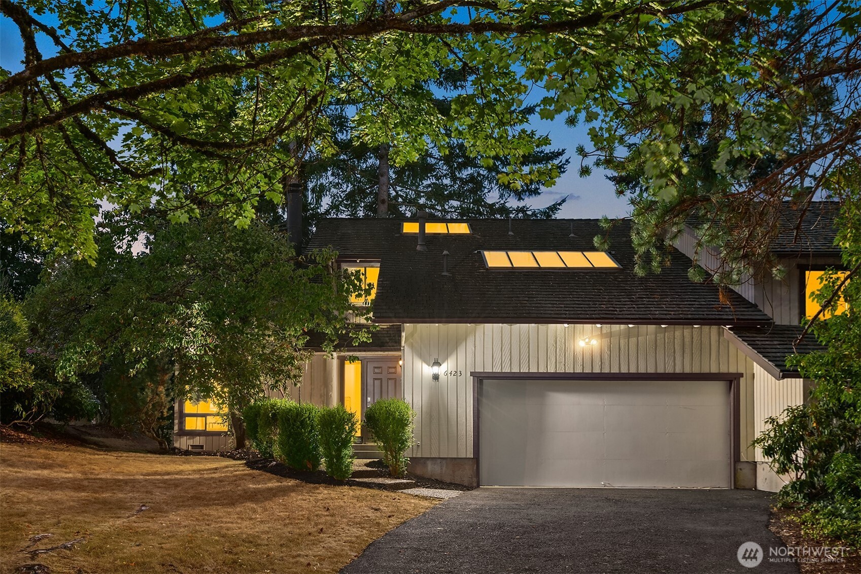 Redmond, Washington, 98052, United States, 4 Bedrooms Bedrooms, ,3 BathroomsBathrooms,Residential,For Sale,1911973